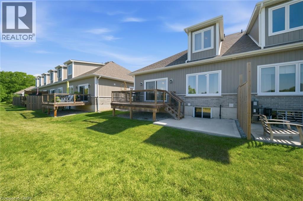 #10 744 NELSON Street W - 34