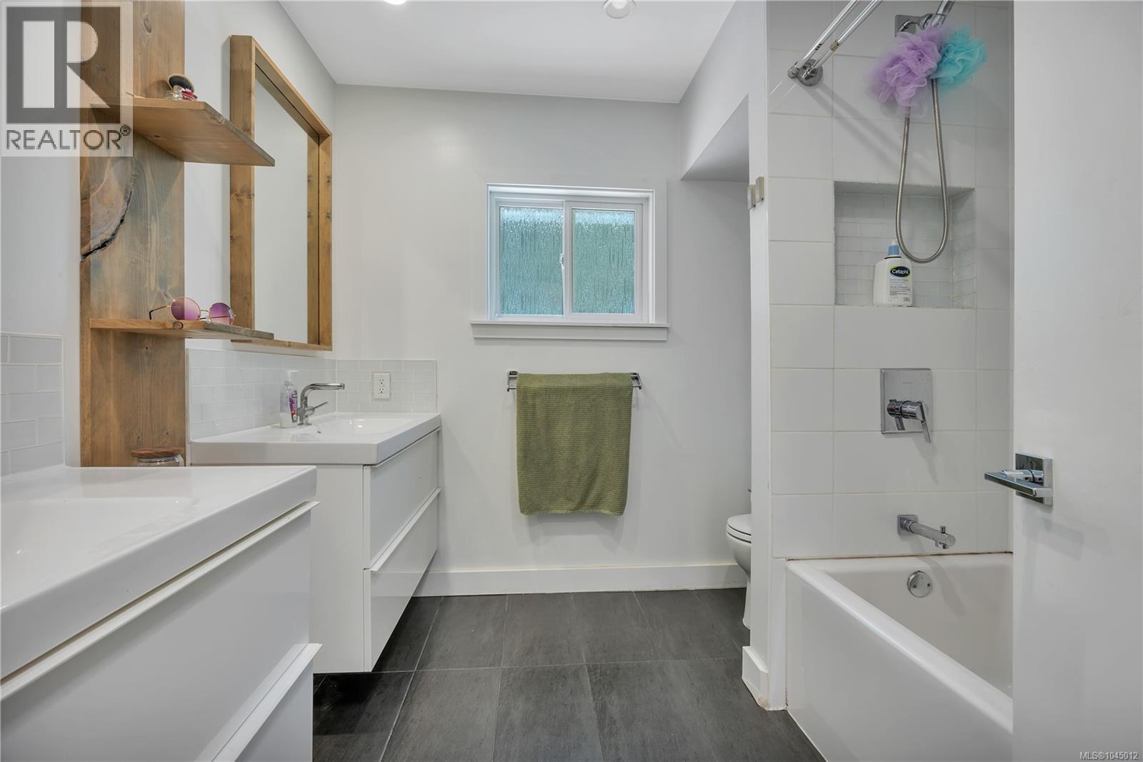 5620 Hammond Bay Rd - Image 34