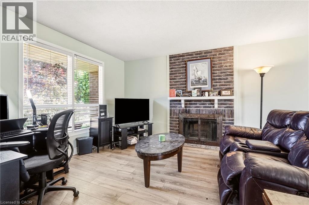 4 EILEEN Street - 8