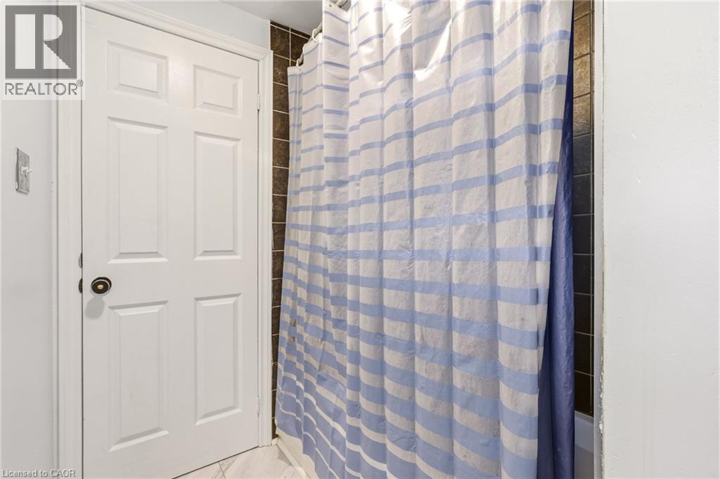 4 EILEEN Street - Image 25