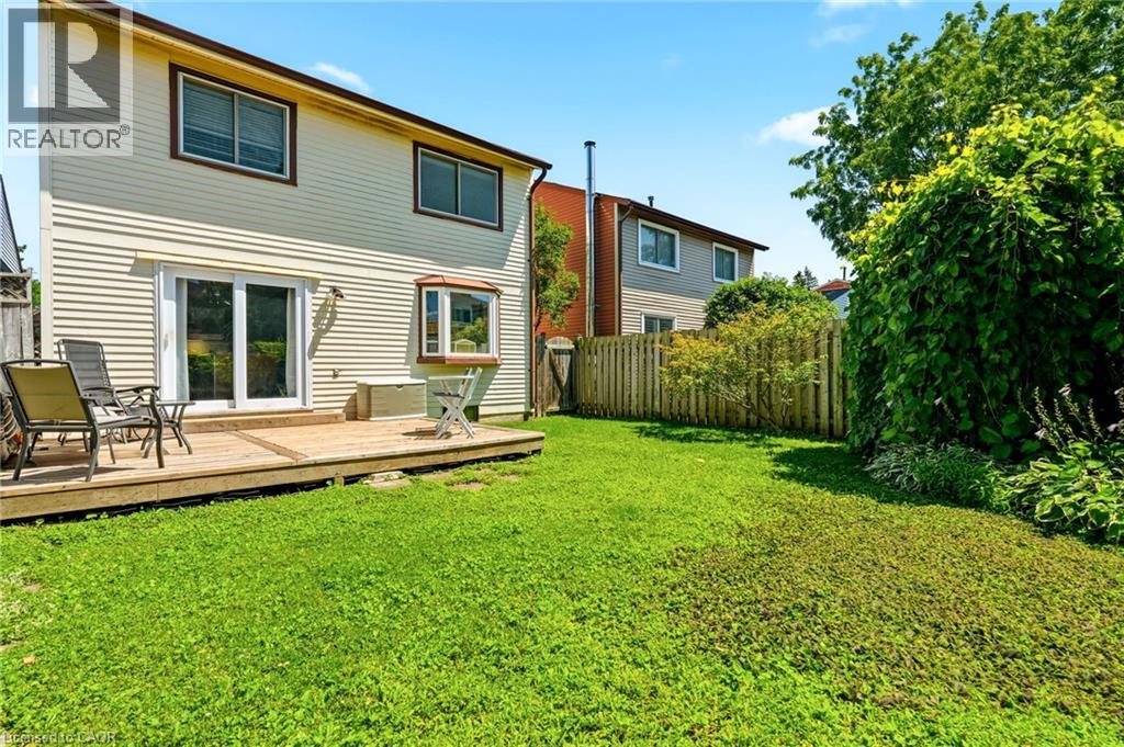 4 EILEEN Street - 34