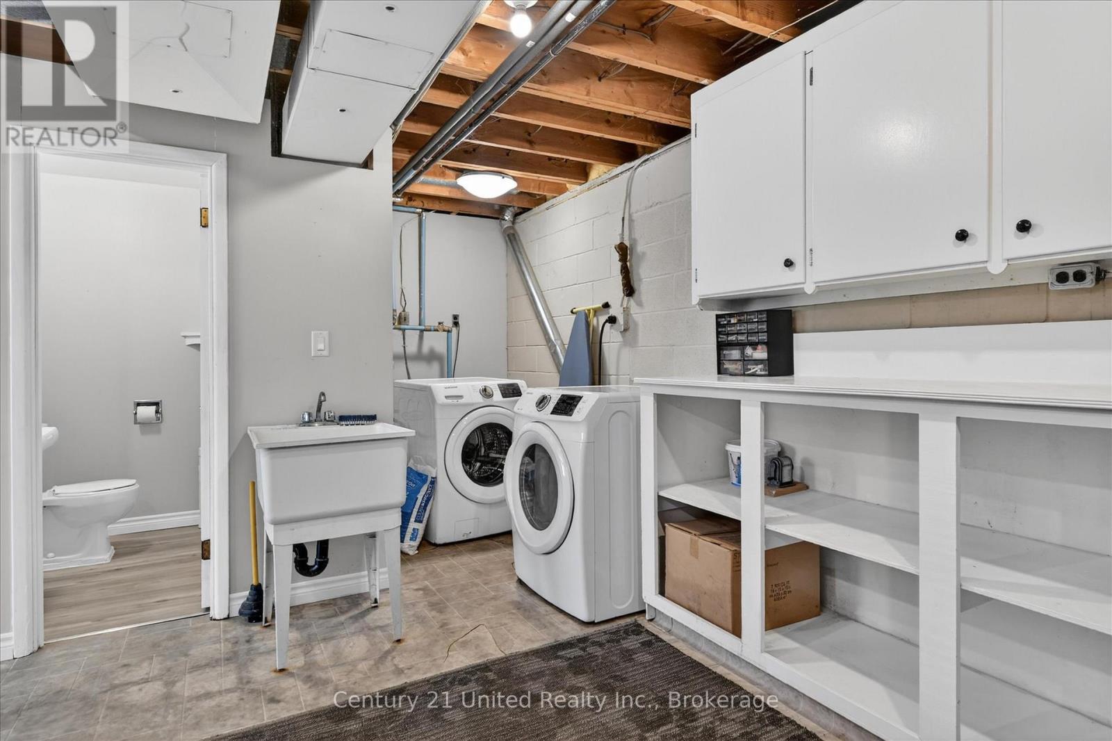 323 ST LAWRENCE STREET W - Image 36