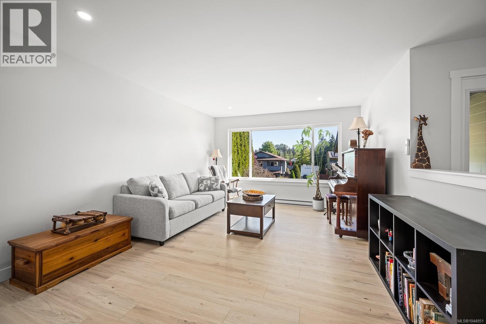 1732 Penfield Rd - Image 35