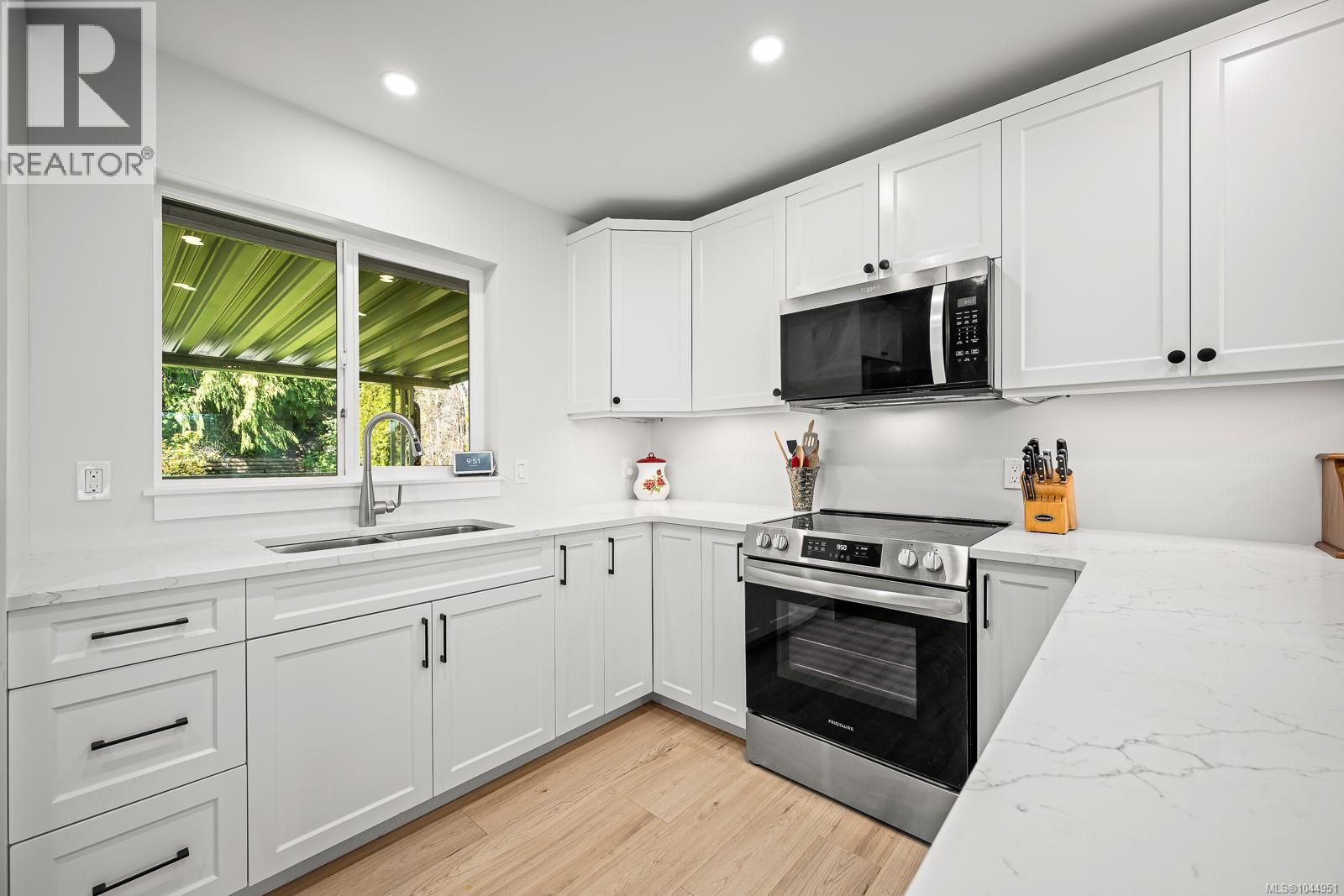 1732 Penfield Rd - 44