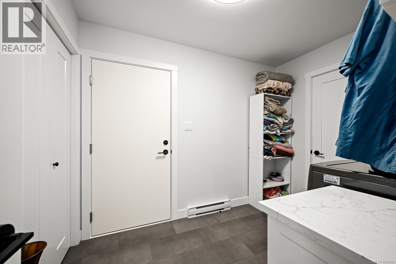 1732 Penfield Rd - Image 67