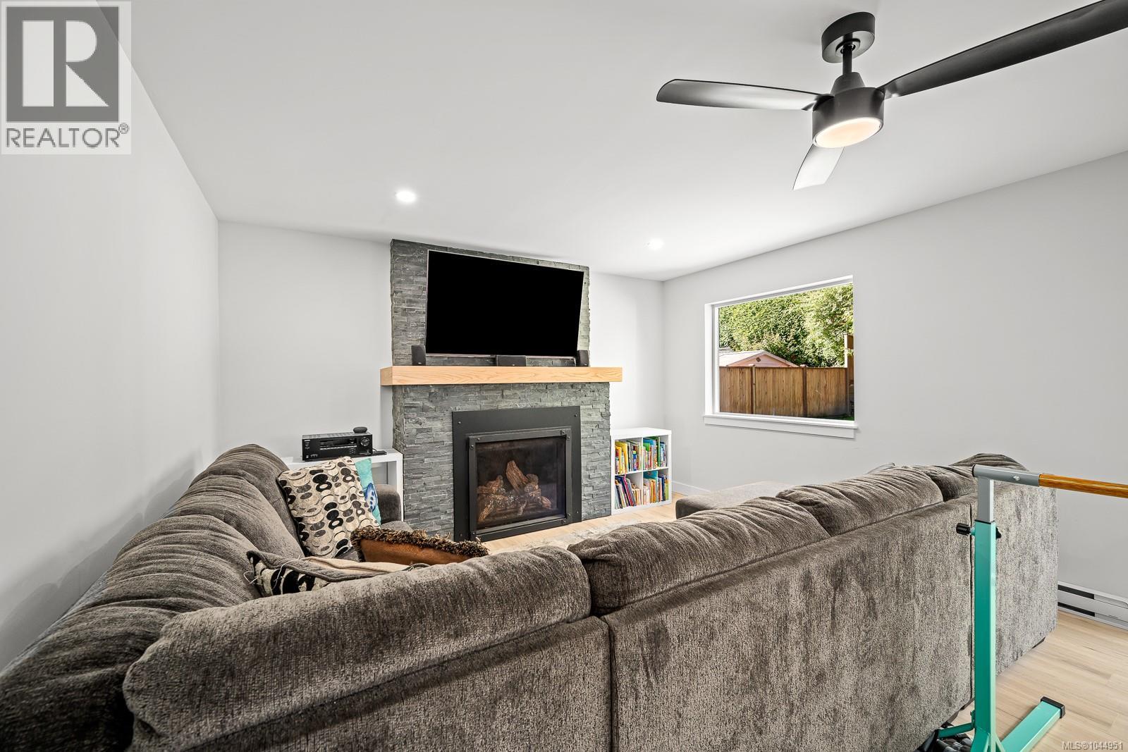 1732 Penfield Rd - 56
