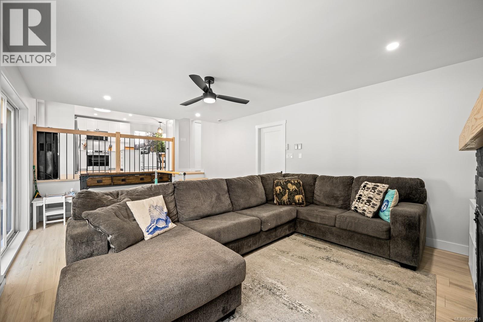 1732 Penfield Rd - Image 65