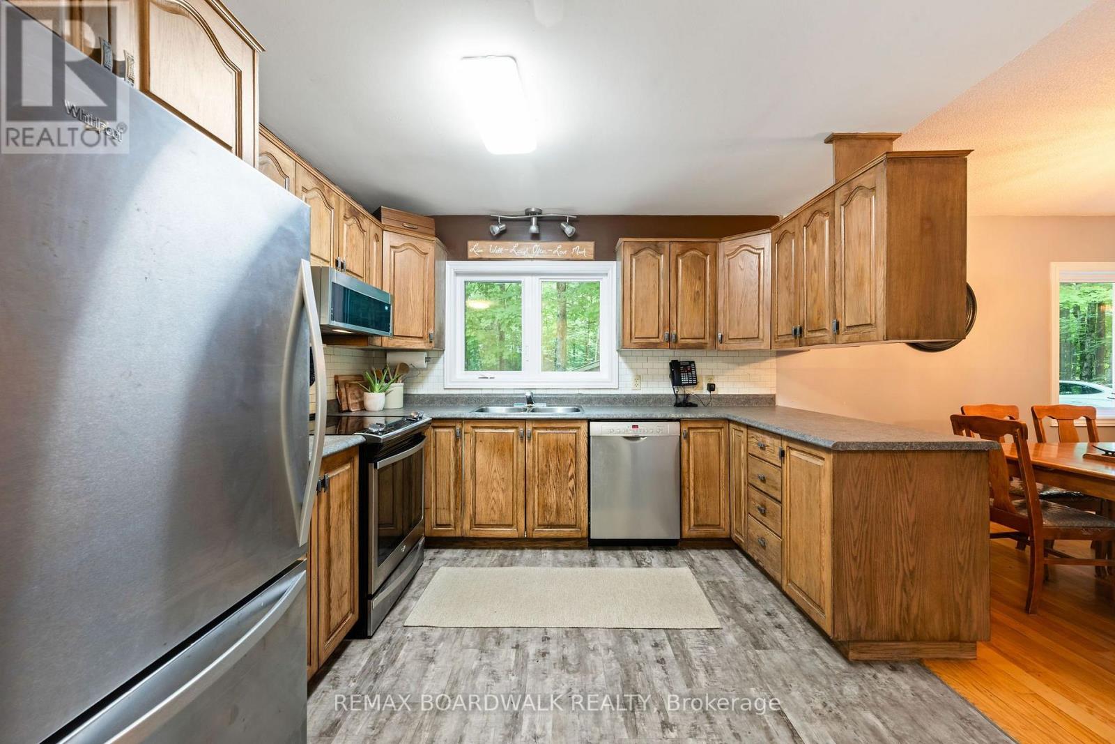 502 TENNYSON ROAD - 13