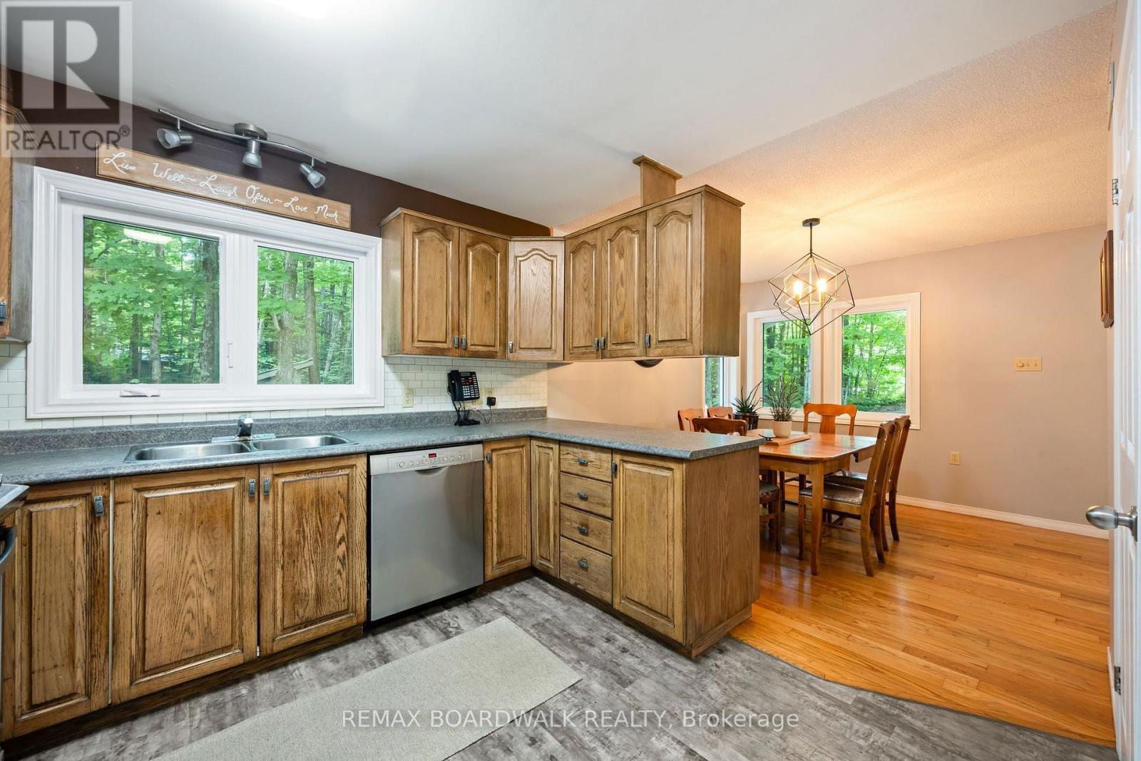 502 TENNYSON ROAD - Image 14