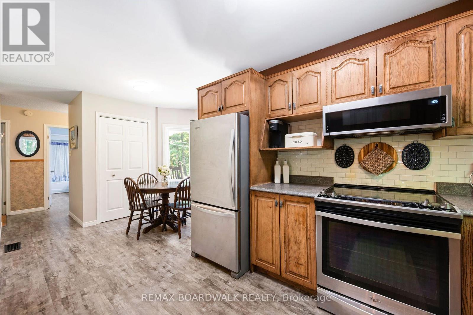 502 TENNYSON ROAD - 16