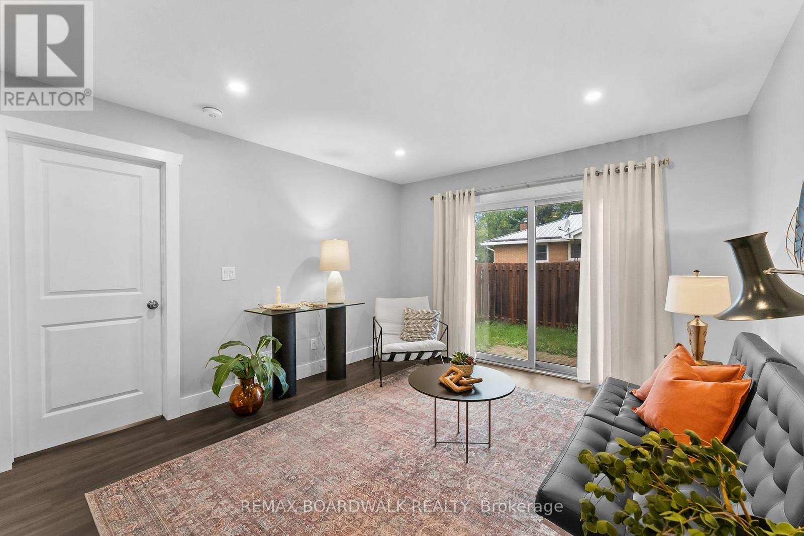#B 32 DAVID STREET - 7
