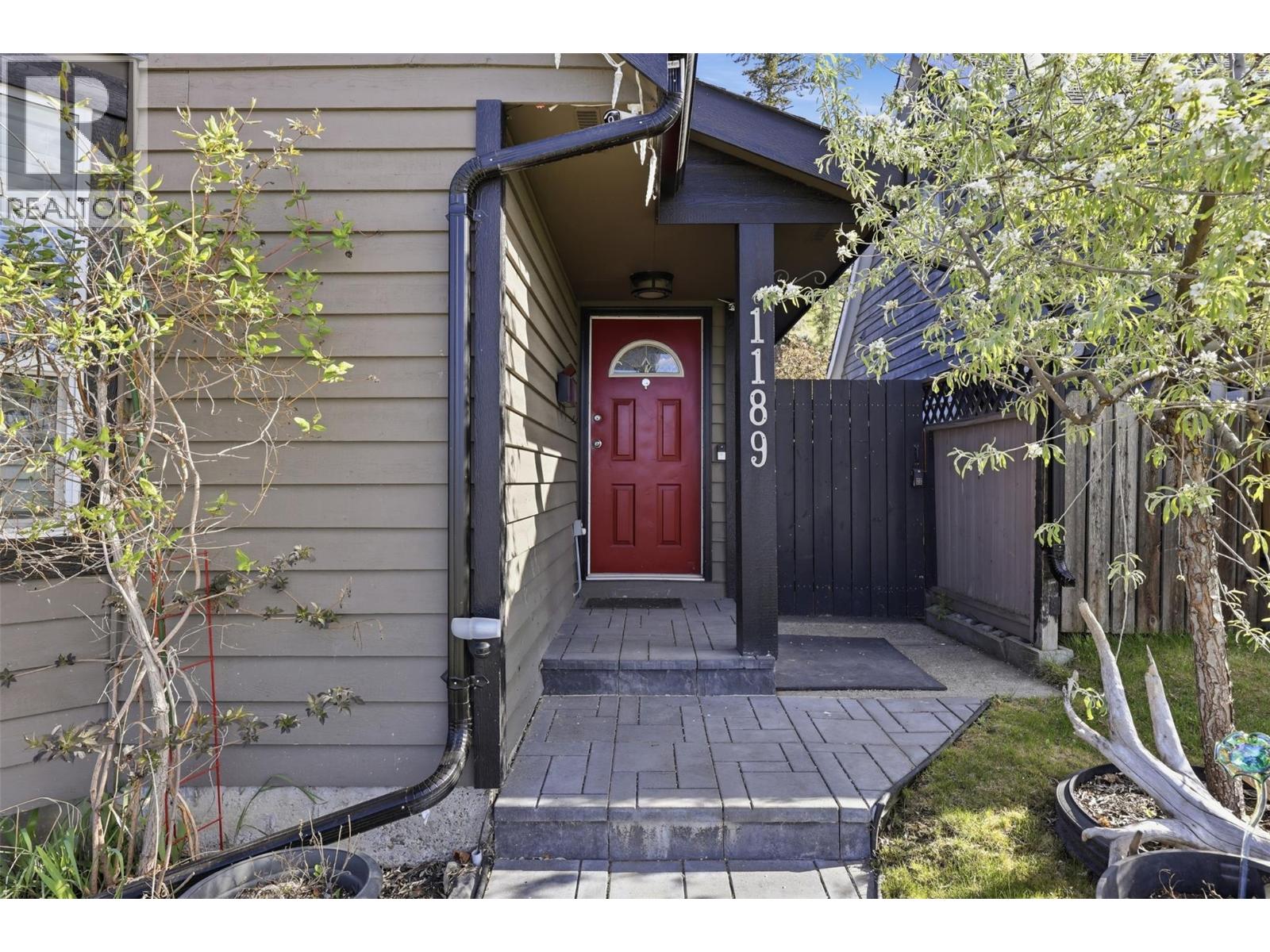 1189 HOWE Road - 2