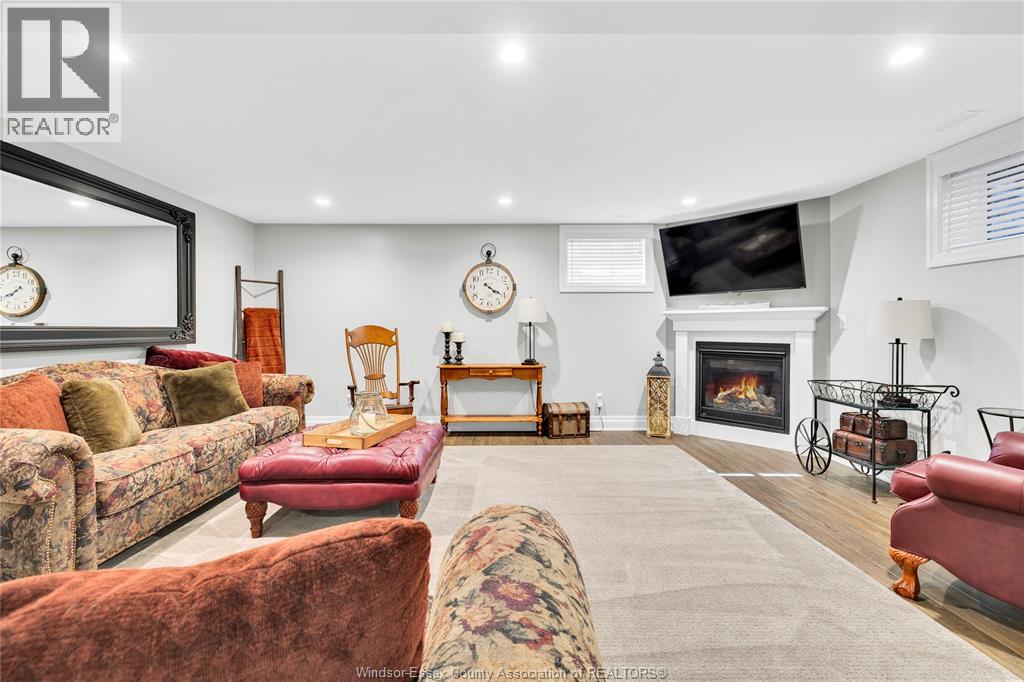 16 ROBIN COURT - 26