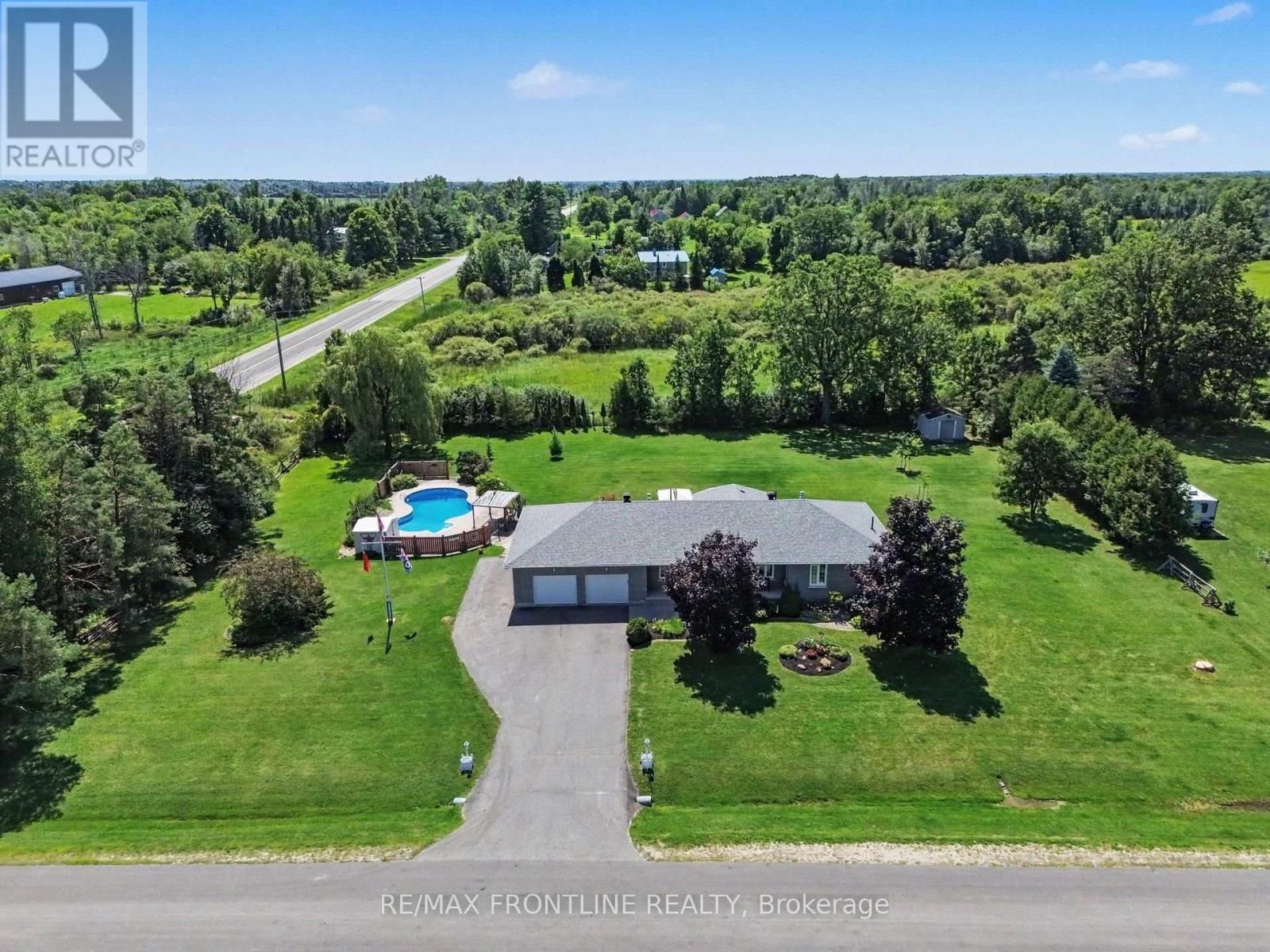 256 ORCHARD CRESCENT - 1