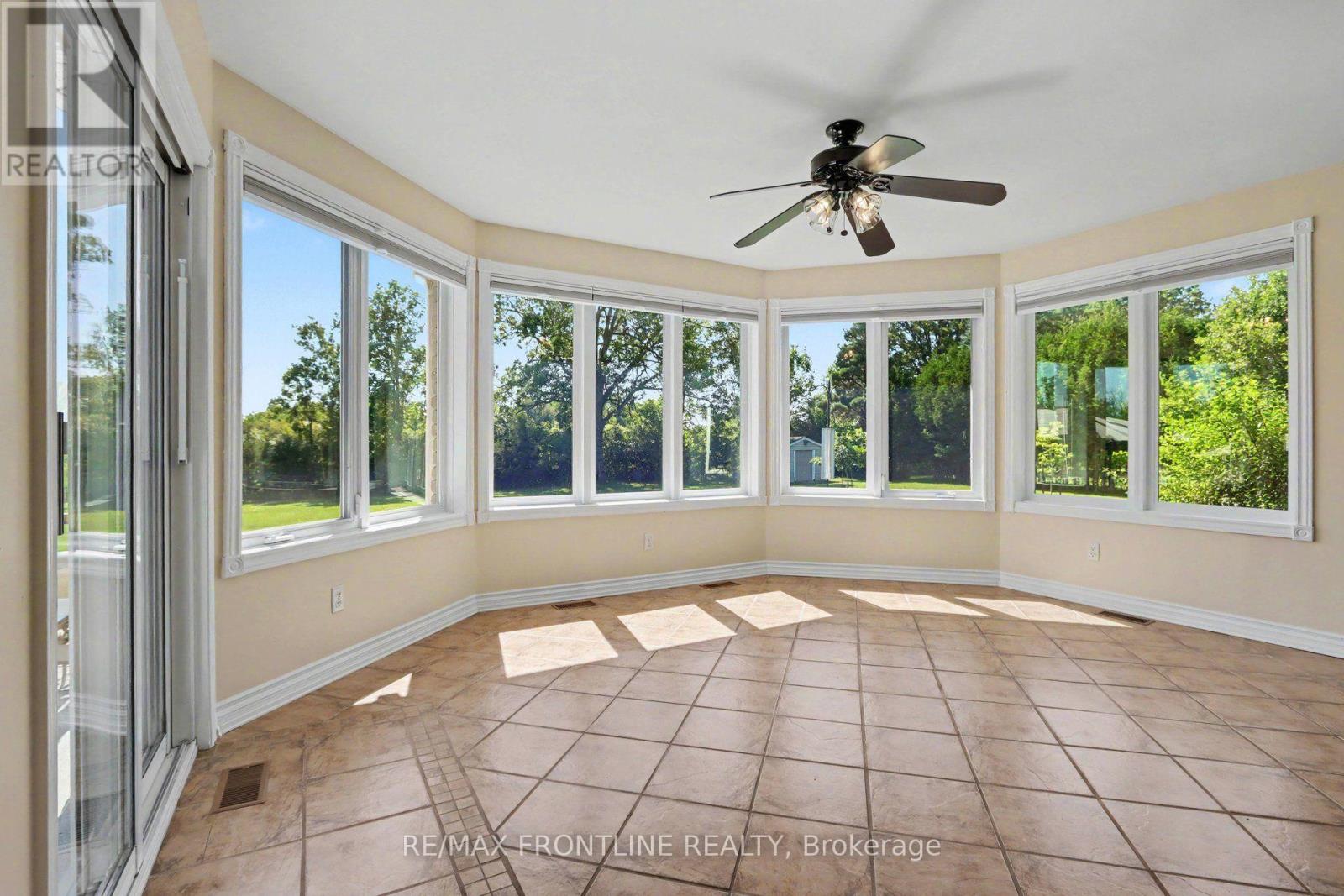 256 ORCHARD CRESCENT - 14