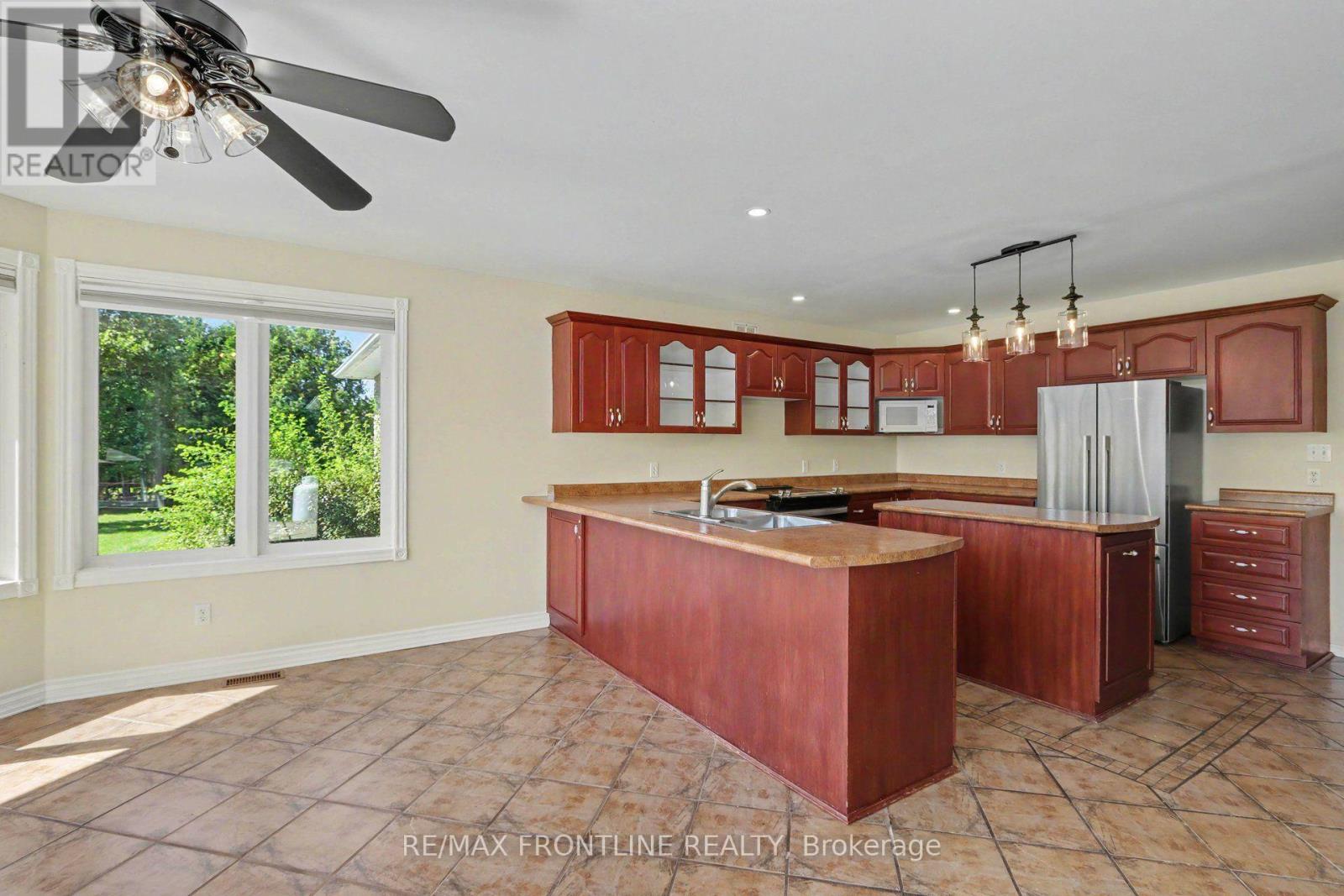 256 ORCHARD CRESCENT - 18