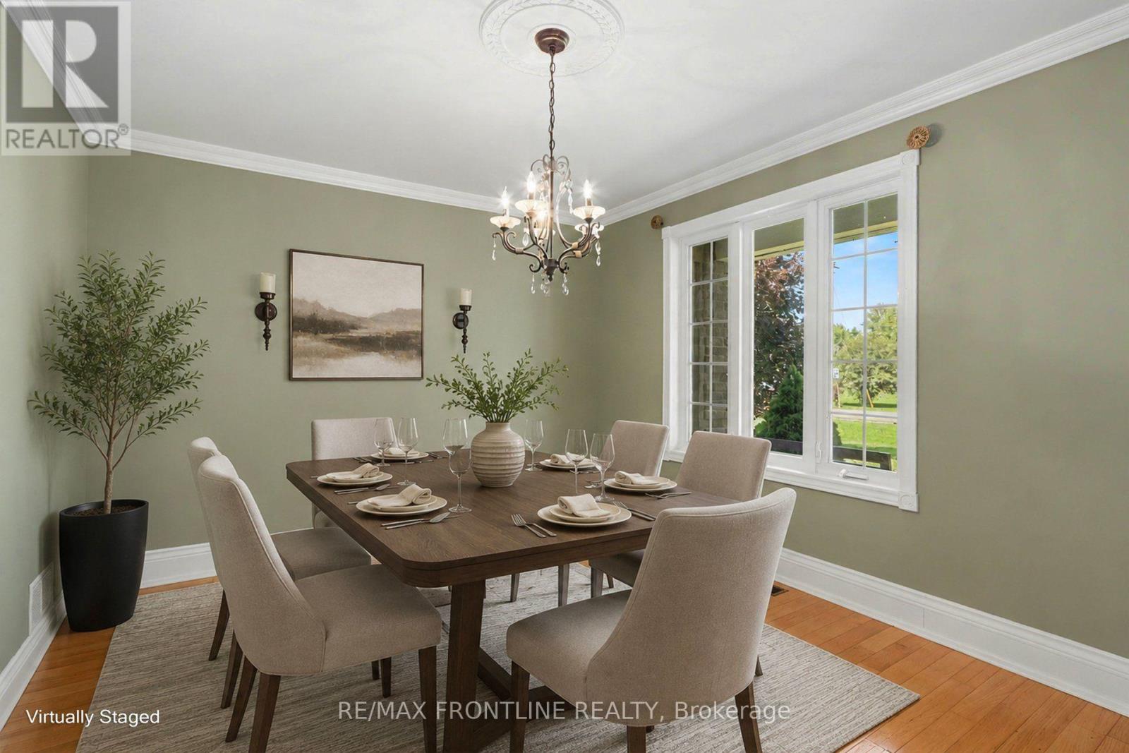 256 ORCHARD CRESCENT - 9