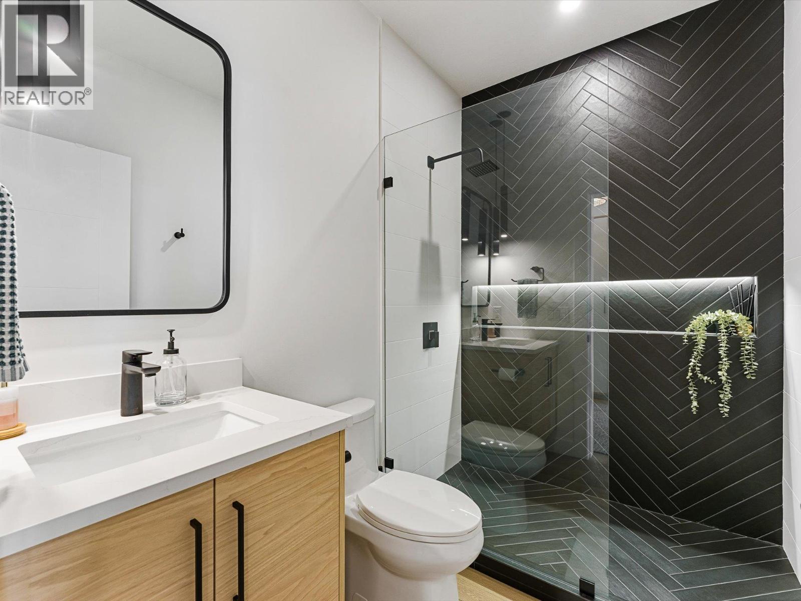 208 Skyland Drive - Image 33