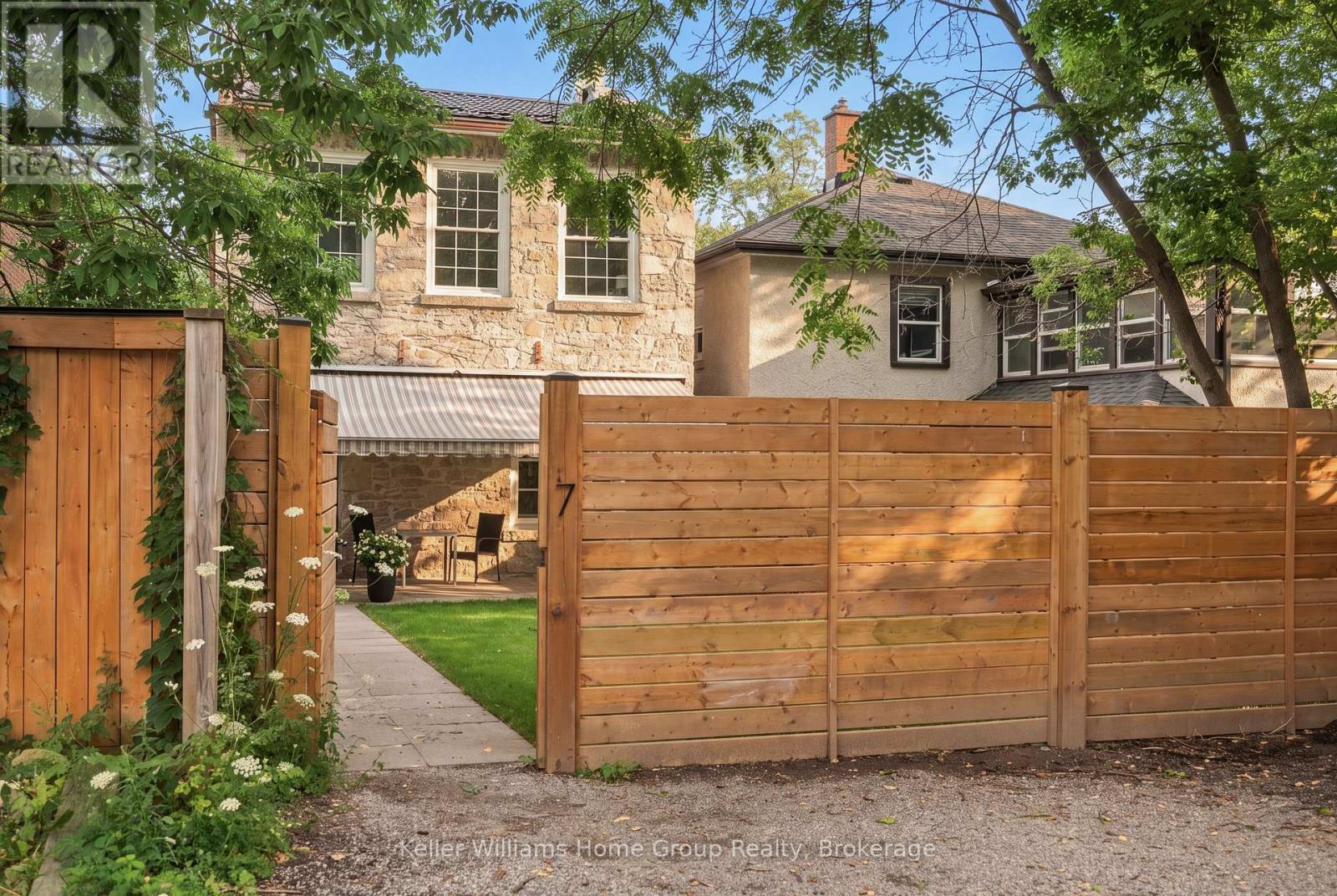 7 WATERLOO AVENUE - 45