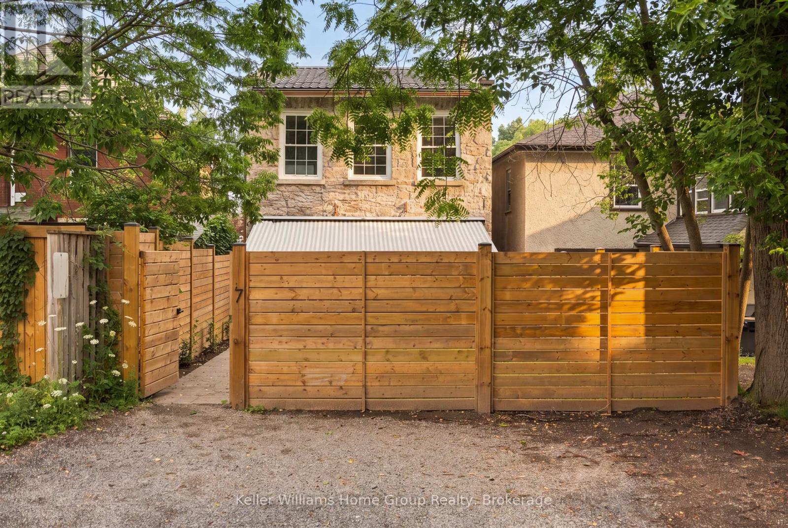 7 WATERLOO AVENUE - 46