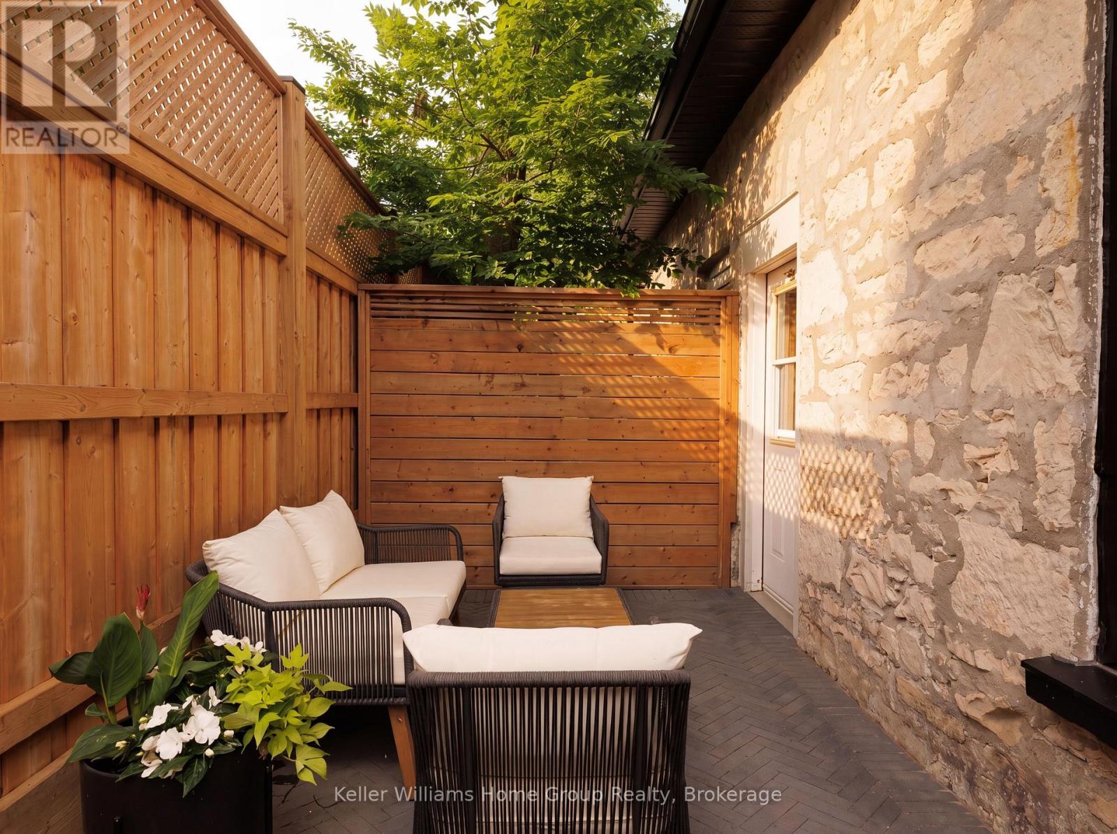 61 ESSEX STREET - Image 30