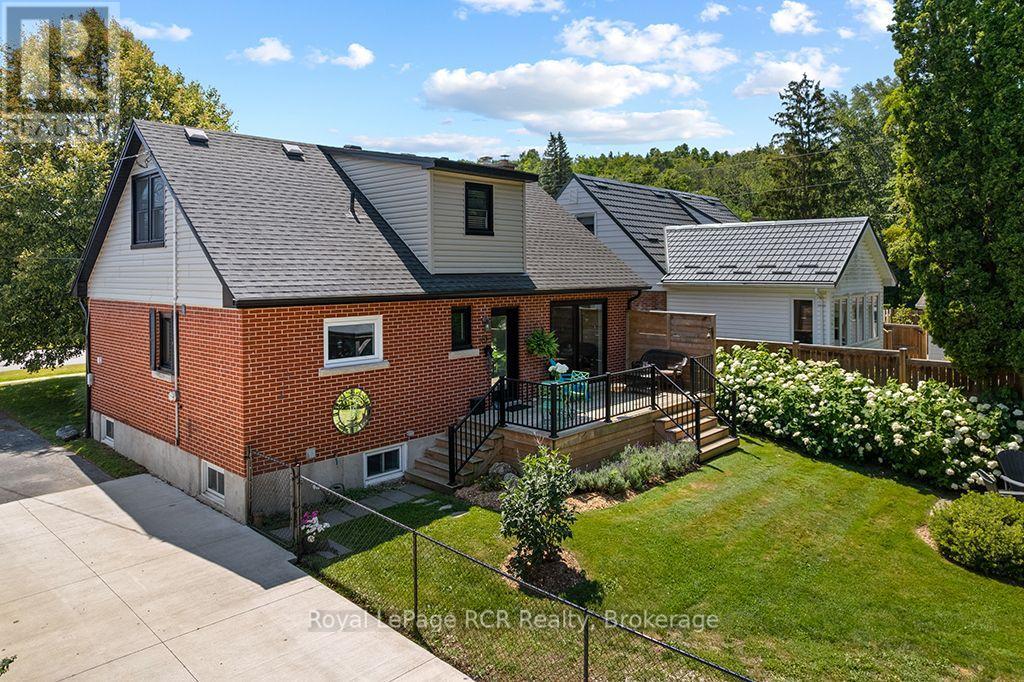578 7TH STREET W - 34