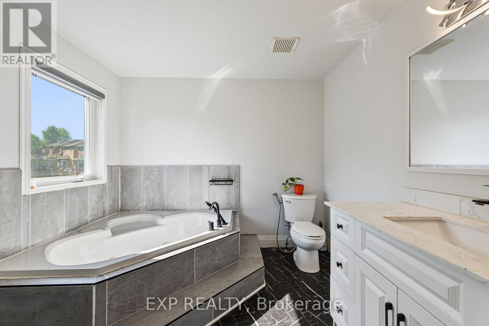 10 ELEPHANT HILL DRIVE - 33