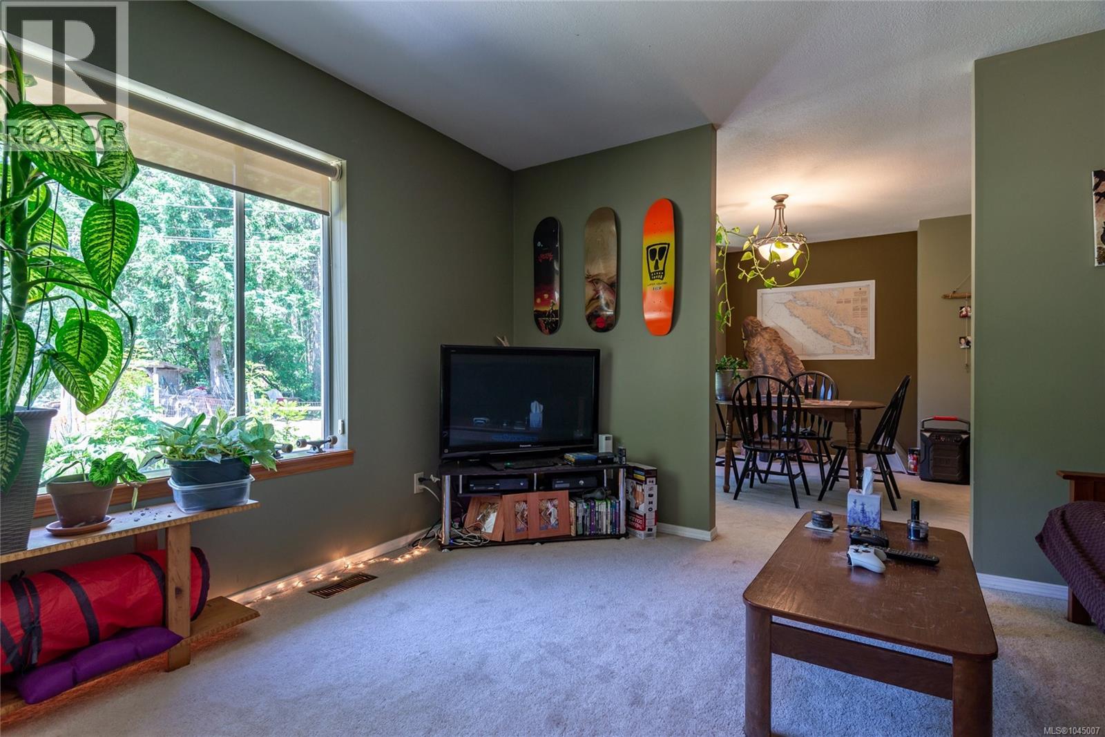 8598 Island Hwy N - 4