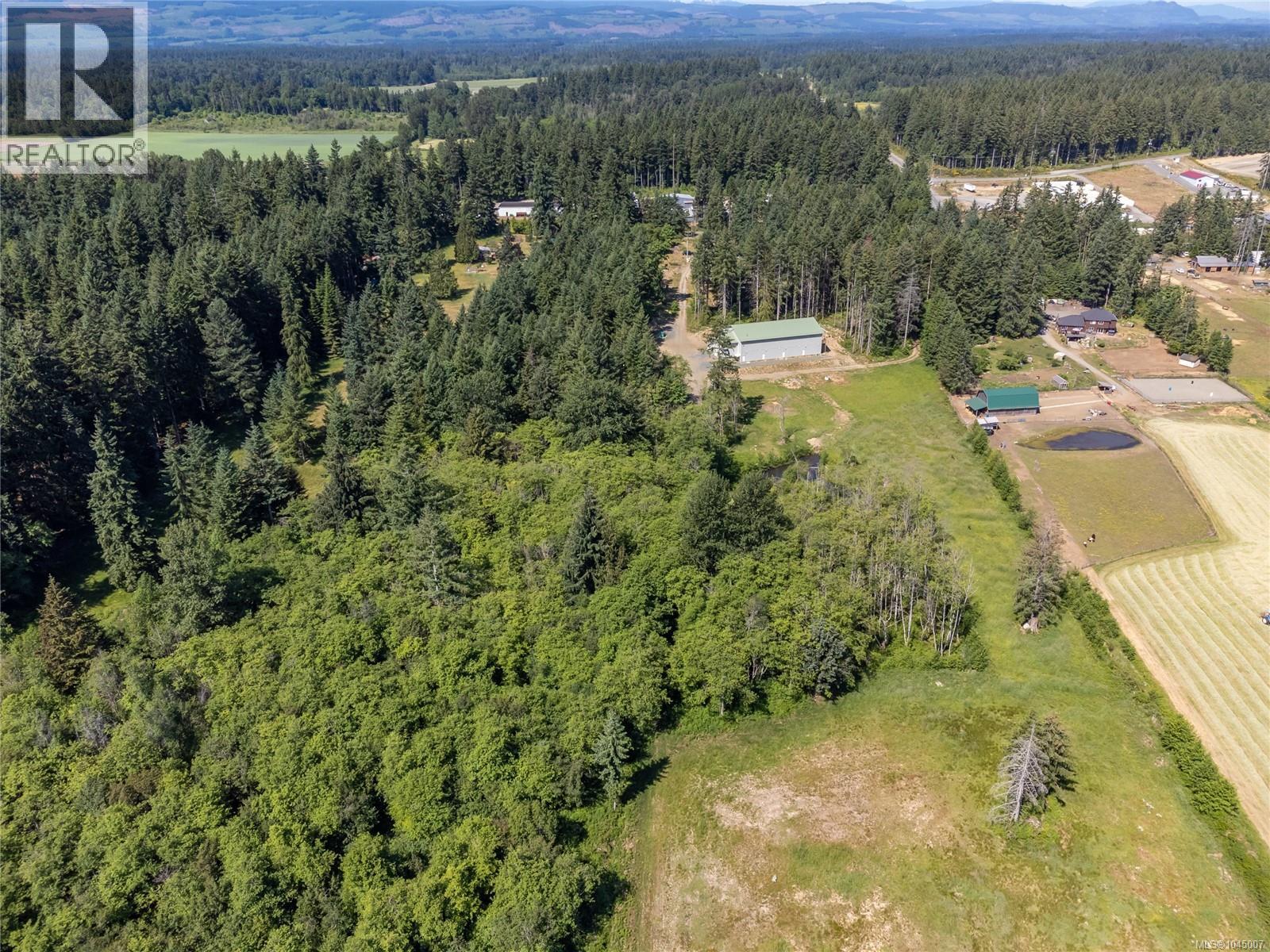 8598 Island Hwy N - Image 45