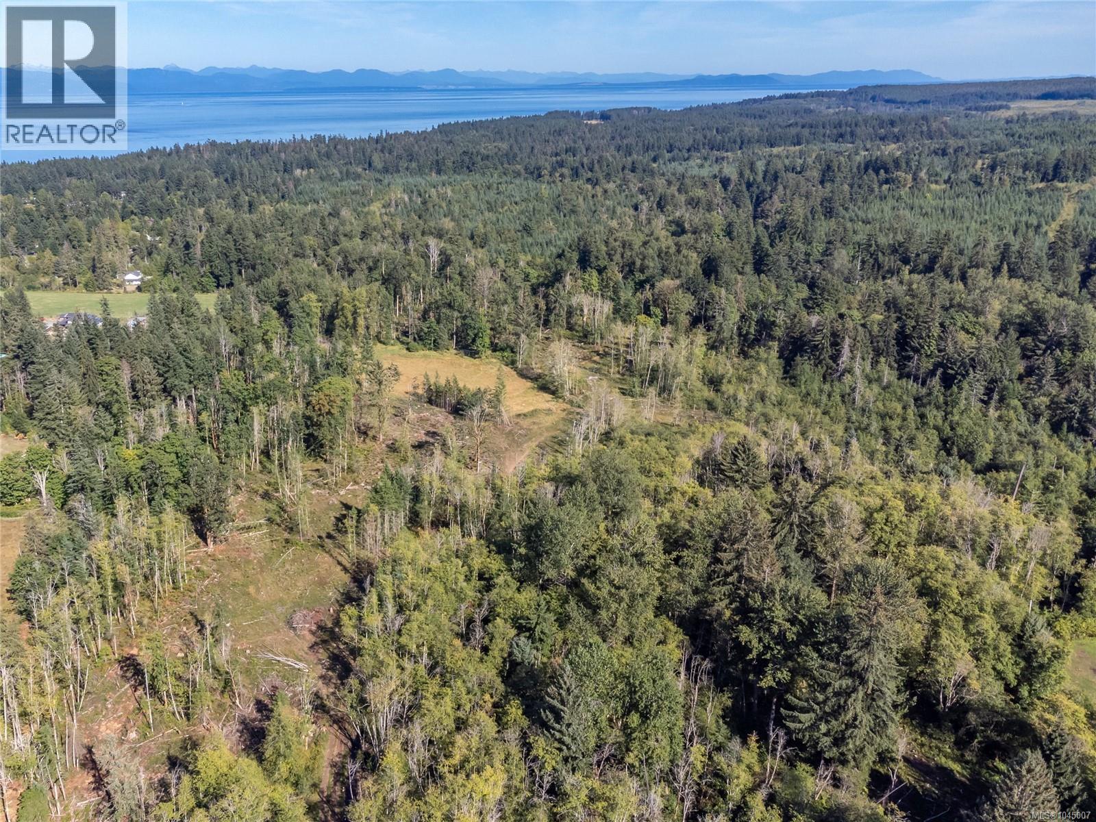 8598 Island Hwy N - 49