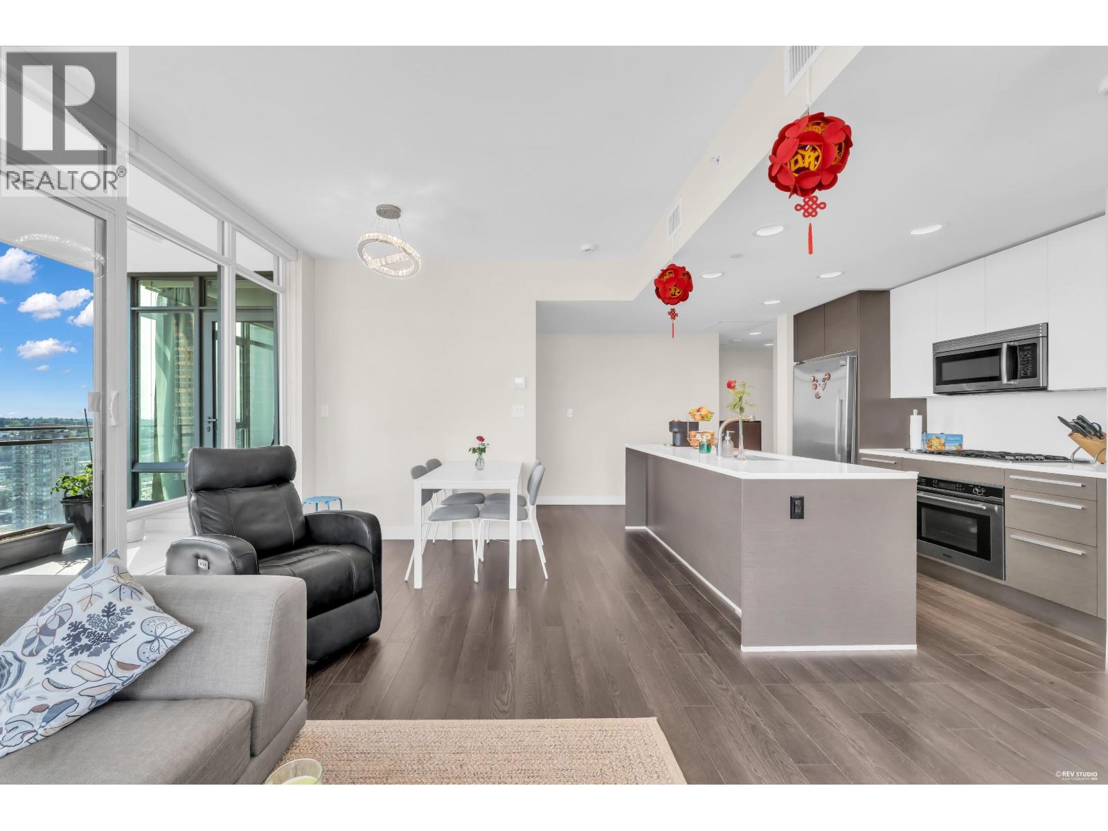 2807 2008 ROSSER AVENUE, Burnaby