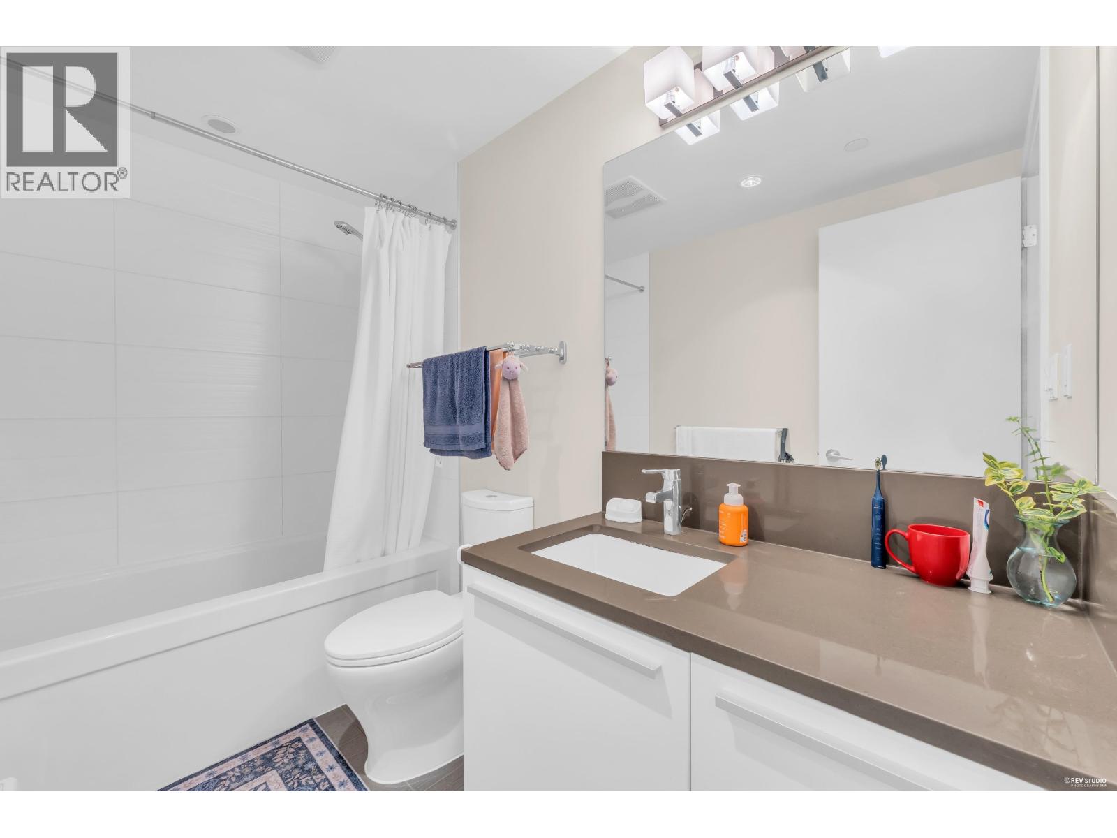 2807 2008 ROSSER AVENUE, Burnaby