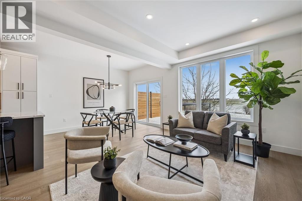 58 WALKER Road - 12