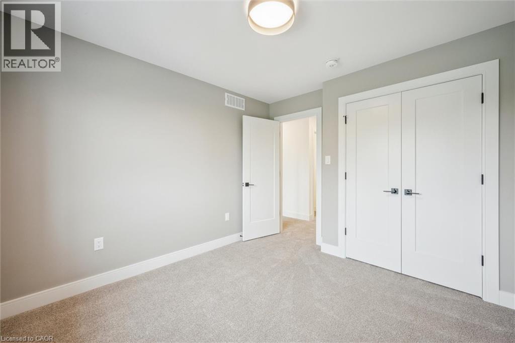 58 WALKER Road - 17
