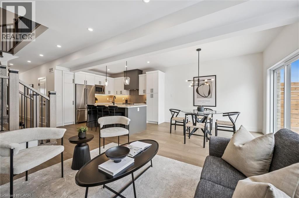 58 WALKER Road - 13