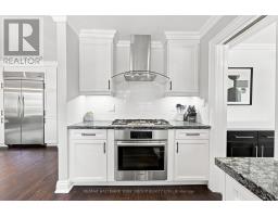 111 Whispering Pine Trail, Aurora, ON L4G4X8 Photo 13