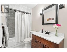 111 Whispering Pine Trail, Aurora, ON L4G4X8 Photo 30