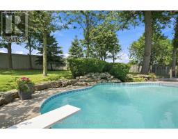 111 Whispering Pine Trail, Aurora, ON L4G4X8 Photo 40
