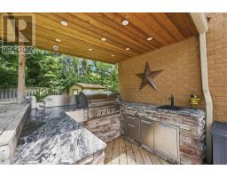 111 Whispering Pine Trail, Aurora, ON L4G4X8 Photo 42