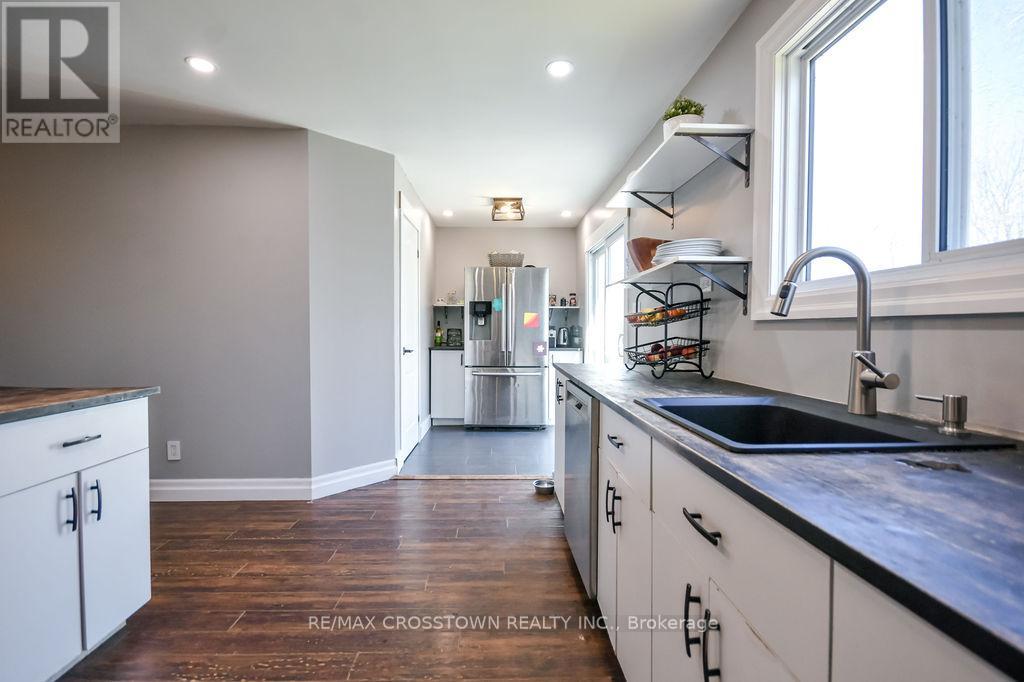 461 BARNES AVENUE - 17
