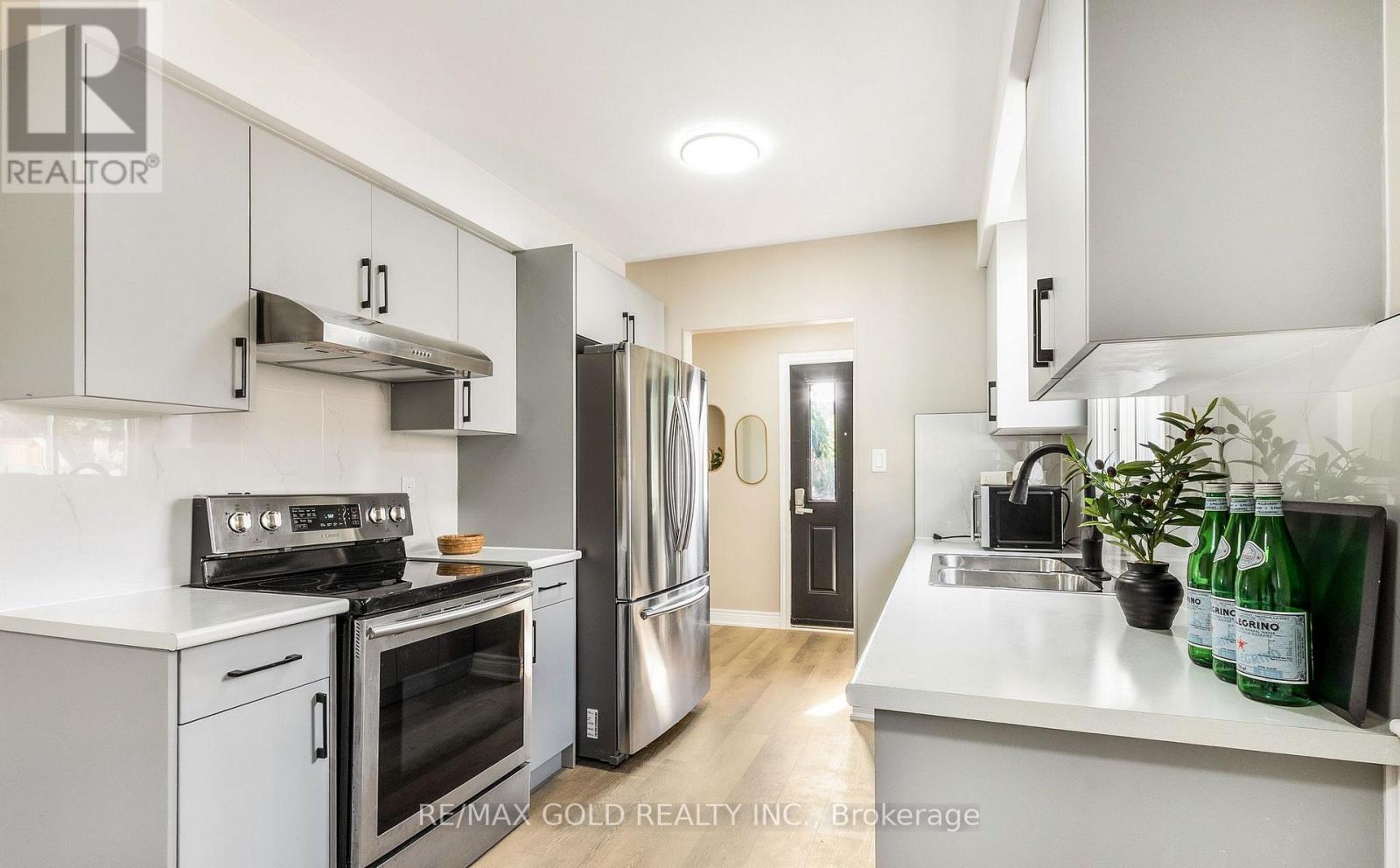 27 SYLVIA STREET - Image 13