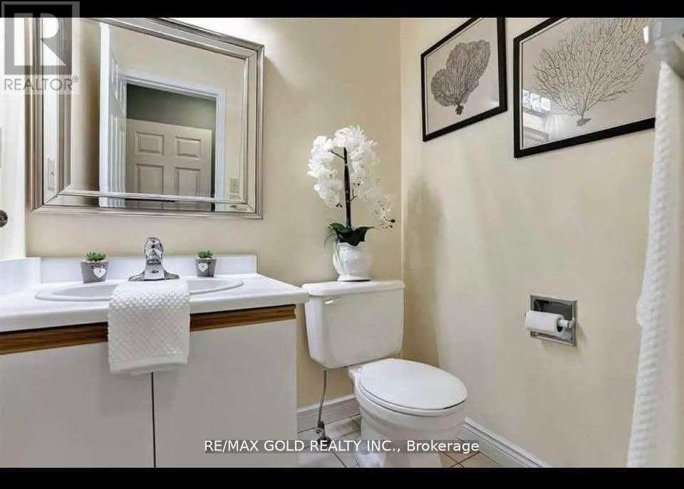 36 WINDMILL BOULEVARD - 7