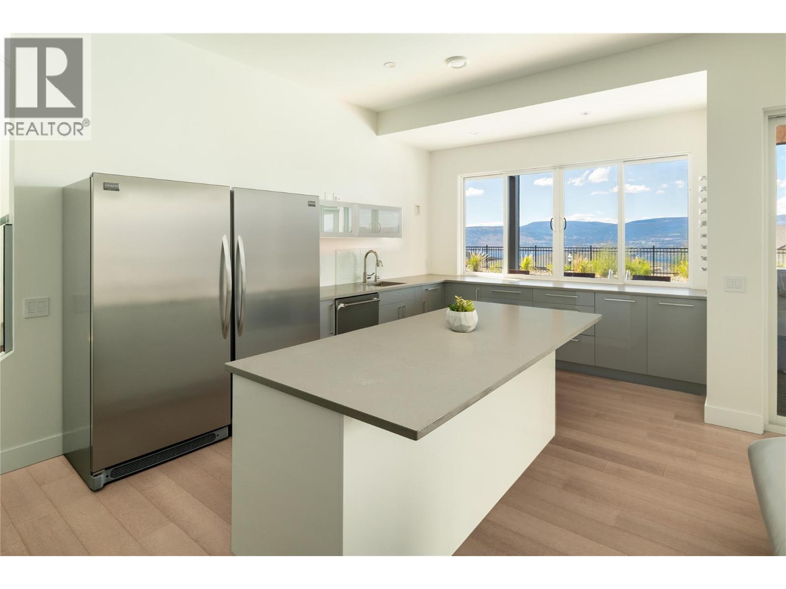 5552 Upper Mission Drive - Image 31