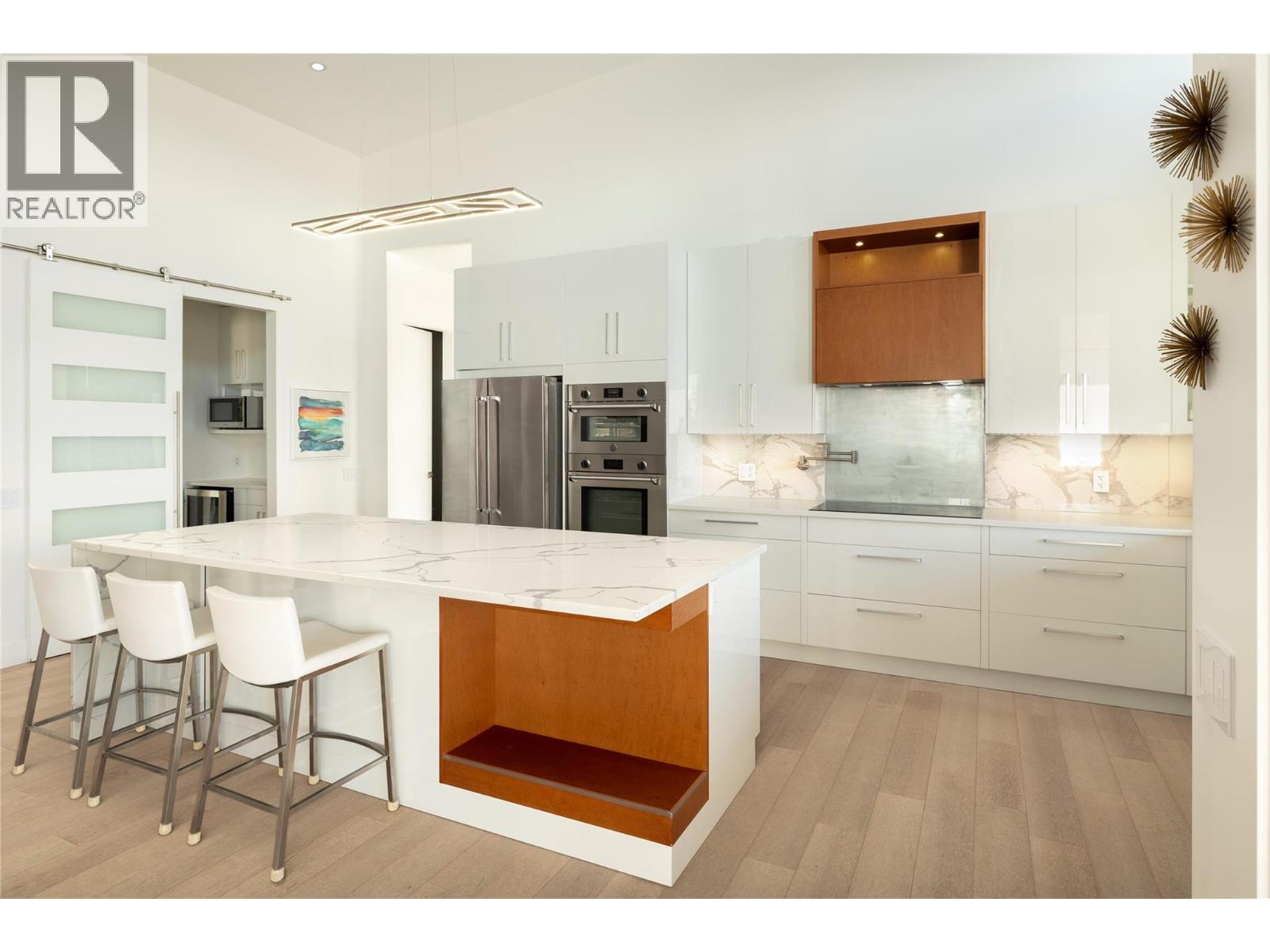 5552 Upper Mission Drive - 11