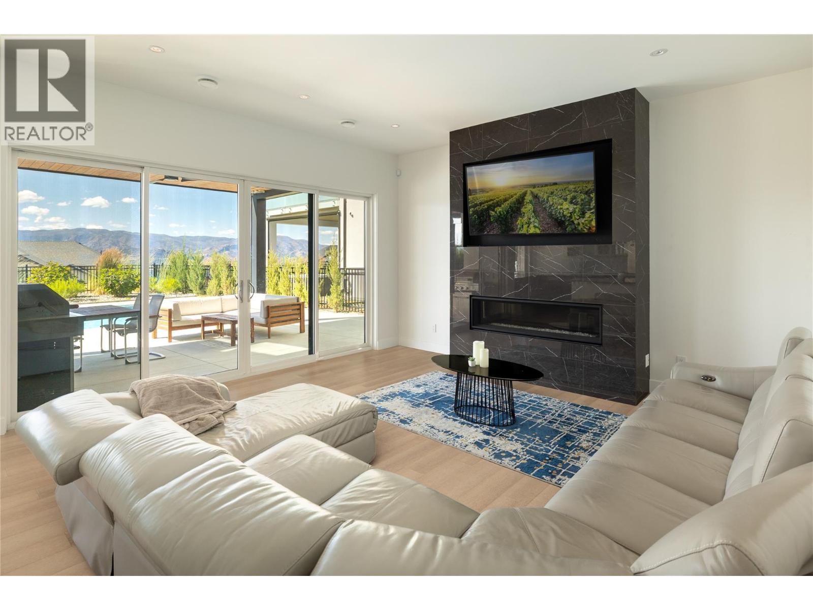 5552 Upper Mission Drive - Image 29