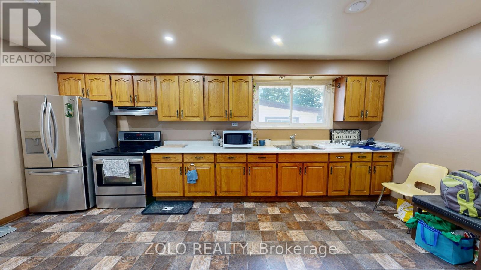 31 APPLEWOOD LANE - 14