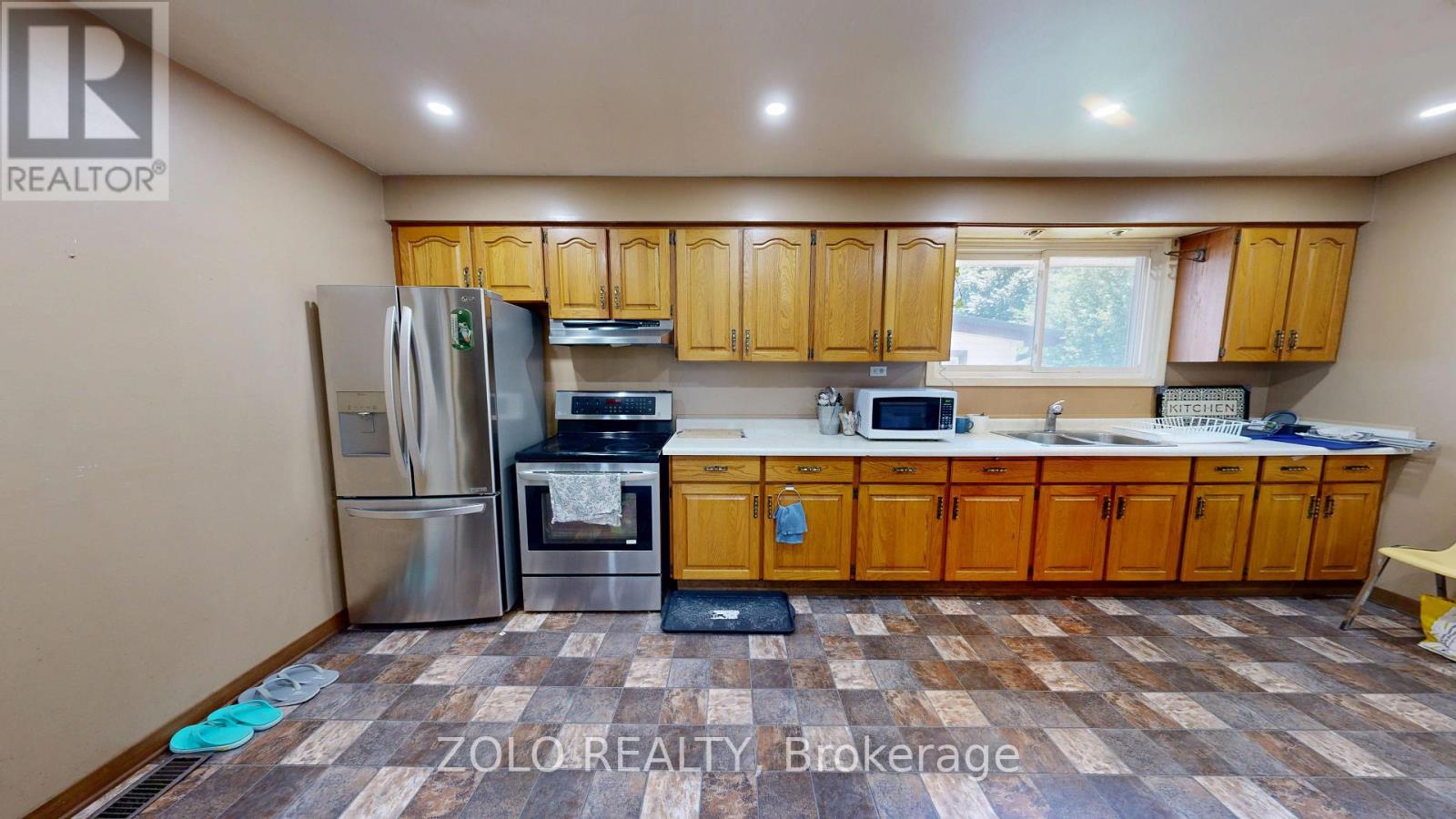 31 APPLEWOOD LANE - 16