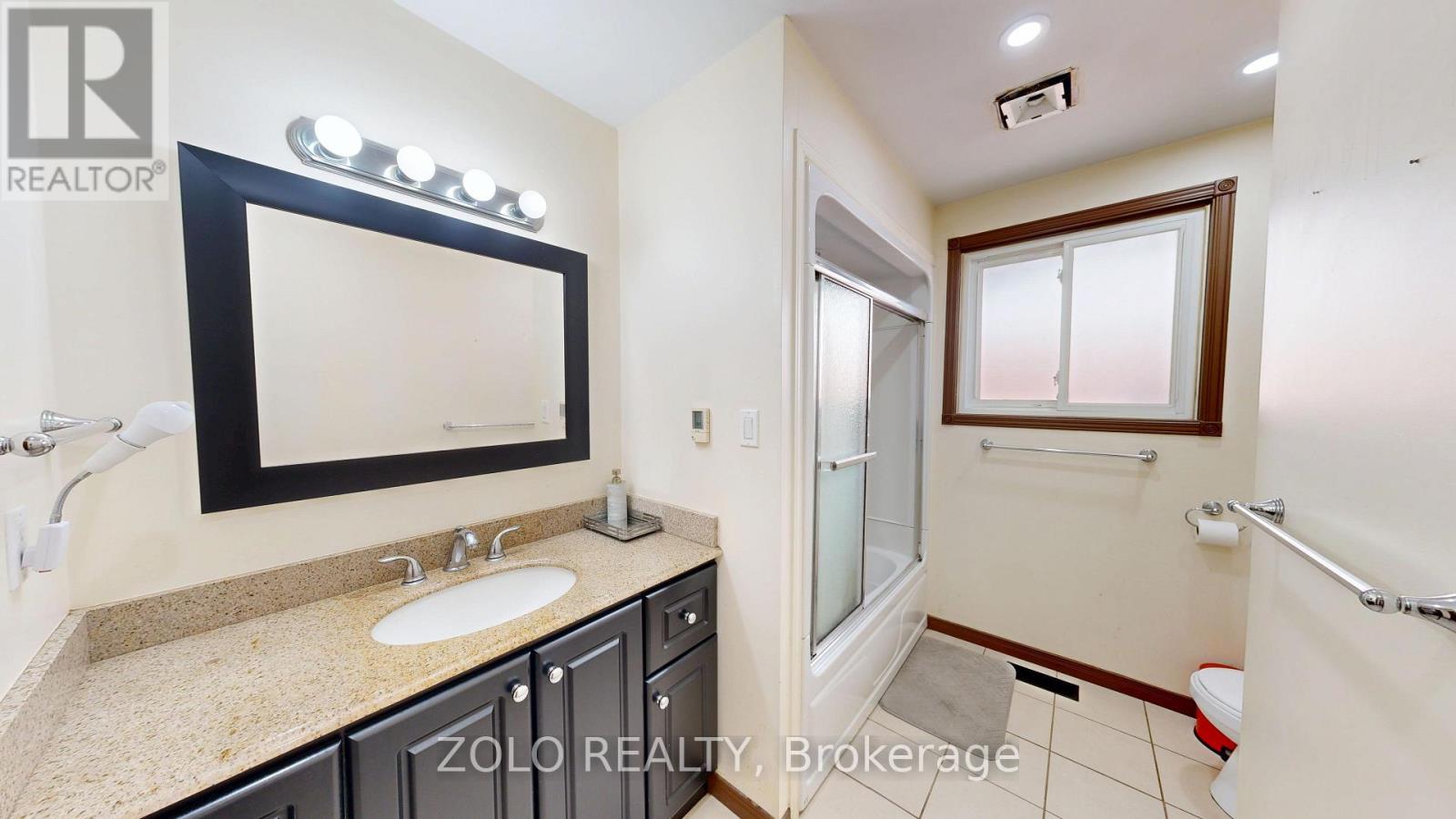 31 APPLEWOOD LANE - 18