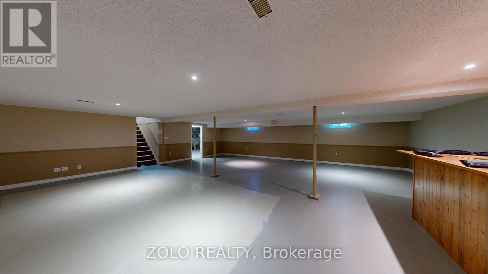 31 APPLEWOOD LANE - 21