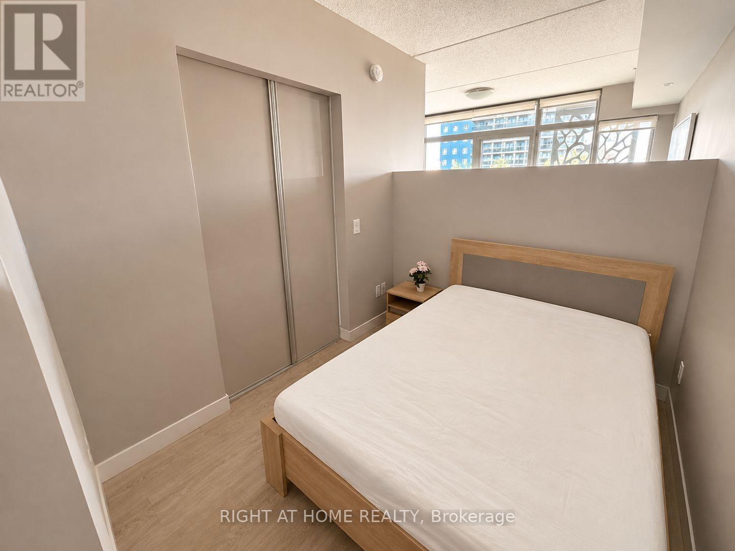 #713 250 ALBERT STREET - 10